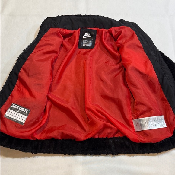 Nike Kids Fleece Jacket size 5-6 years - Picture 3 of 9